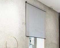 Montaż rolety na scianie